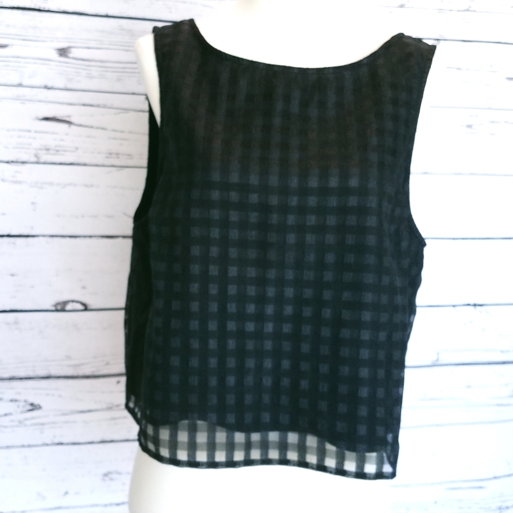 Elle Black Checkered Sleeveless Crop Top
